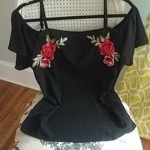 Off shoulder blouse with Embroidery detail Large